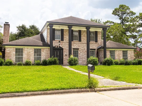 8002 Hurst Forest Dr, Humble, TX 77346