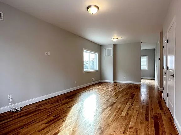 3rd image of 78 Holten Ave Floor 1