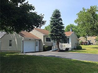 116 Orchard Dr E, North Syracuse, NY 13212