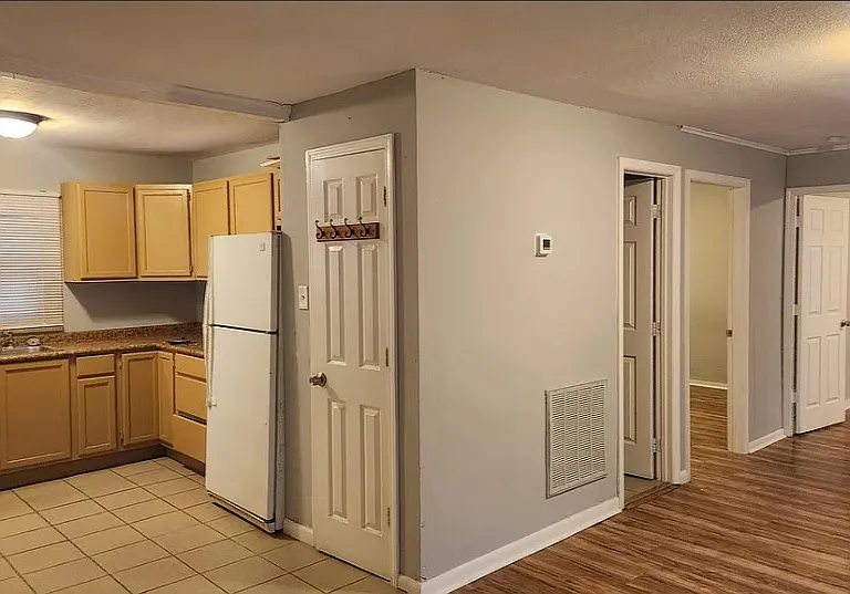 161 W Wadsworth Cir — Photo 3