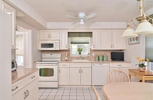 4th image of 5 Claire Dr