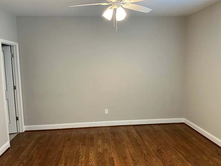 Hardwood floors and walk in closets.
