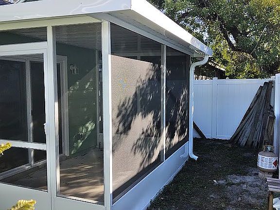 Screen room side entry