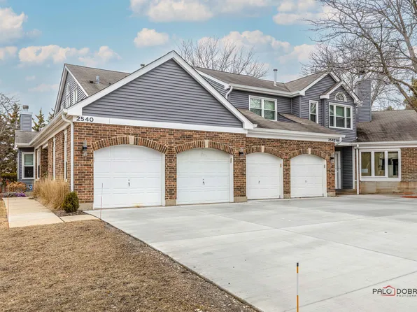 2540 Live Oak Ln, Buffalo Grove, IL 60089