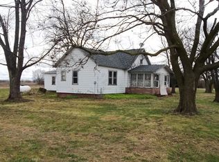 24705 Como Rd, Sterling, IL 61081