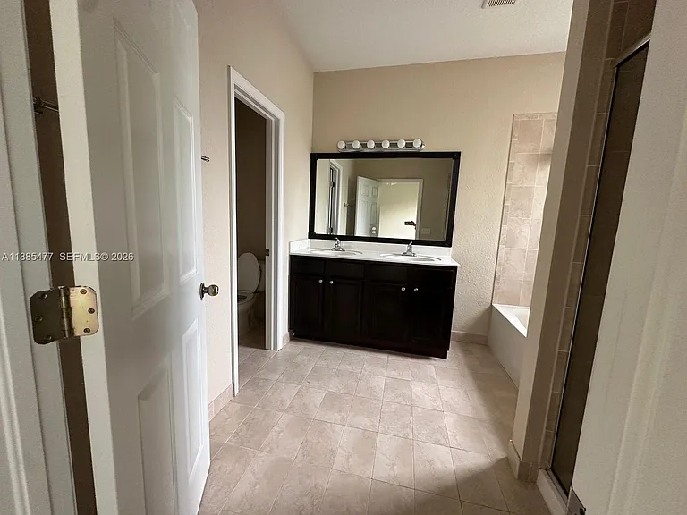 1026 NE 207th Ter #1026 — Photo 13
