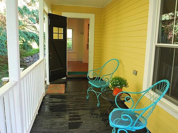2nd image of 4 Echo Ln