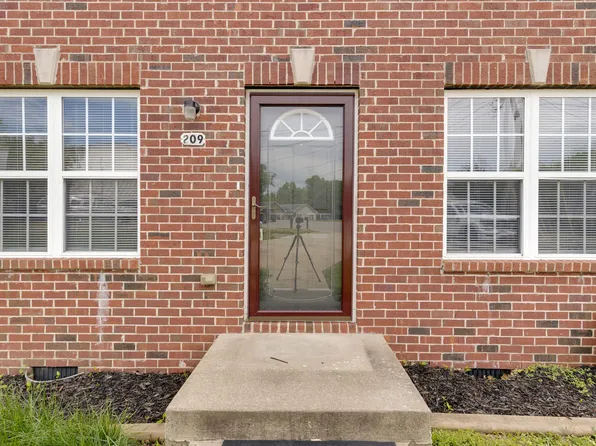 209 Flint Ridge Ct, Whites Creek, TN 37189