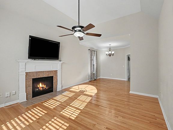 5th image of 3037 Brookside Path