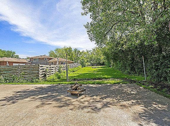 4th image of 9929 S 88th Ave