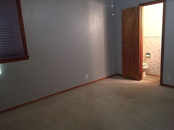 East bedroom w/ half bath