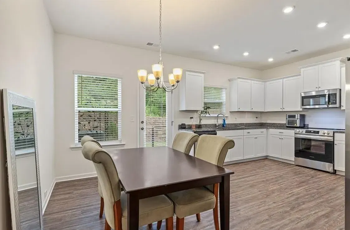 3 bed, 2.5 bath, 1697 sqft, $1,850 — Photo 4