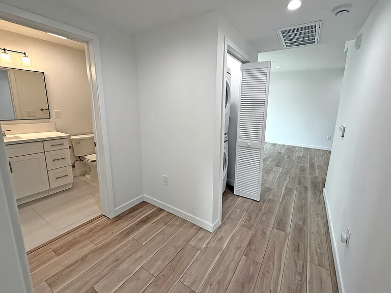 10934 Peach Grove St #201 — Photo 76