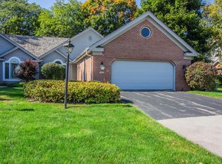 2415 Walnut Grove Ct #B, Brookfield, WI 53005