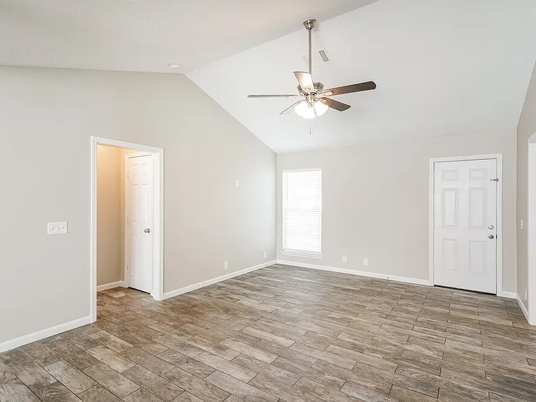1312 S Hampton Ct — Photo 5