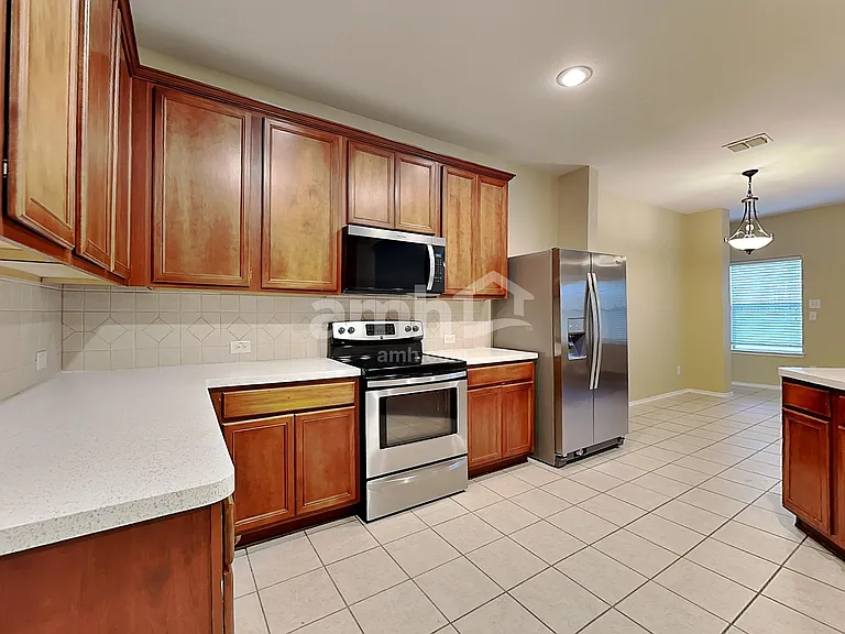 1003 Utopia Ln — Photo 3