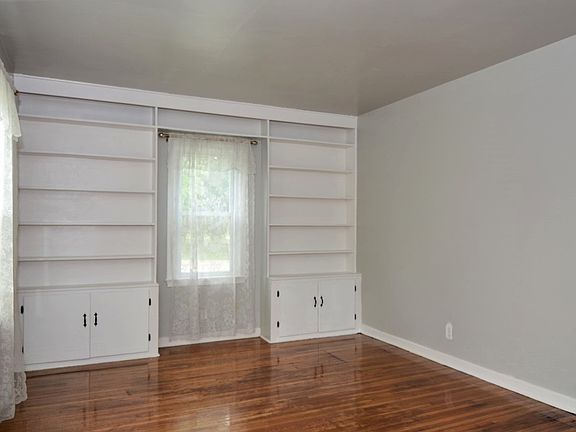 4th image of 1204 S Rotherwood Ave