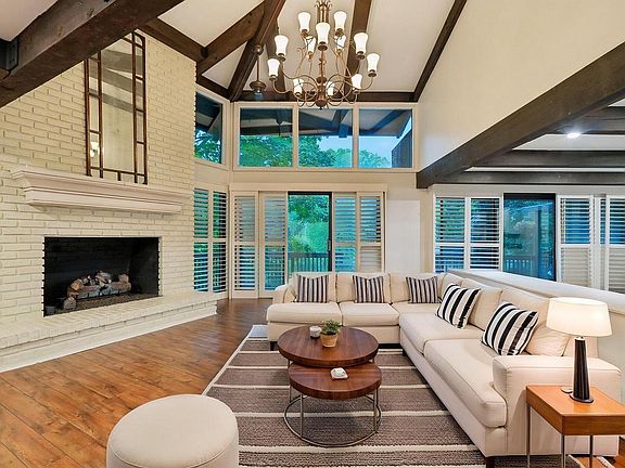 2nd image of 930 Alpine DRIVE