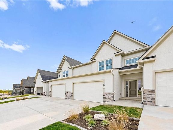 2nd image of 4013 NE Sagamore Dr #C