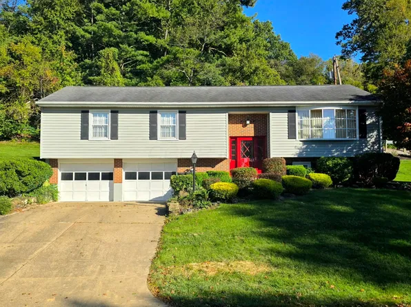 1807 Winding Dr, Coshocton, OH 43812