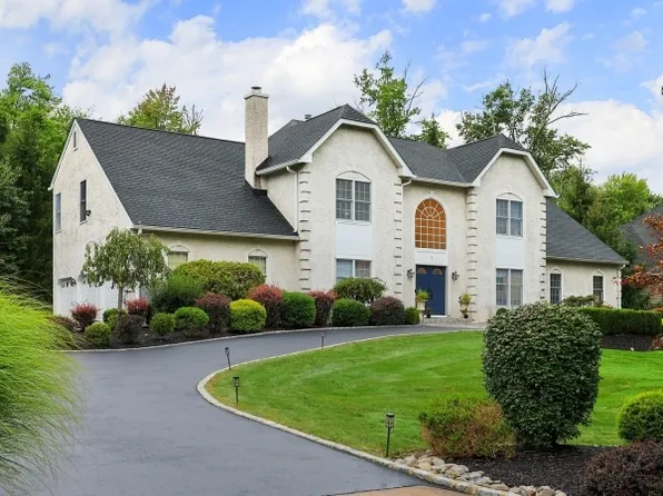 8 Downingtown Ct, Warren Twp., NJ 07059