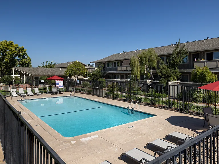 Los Gatos Gardens — Photo 31