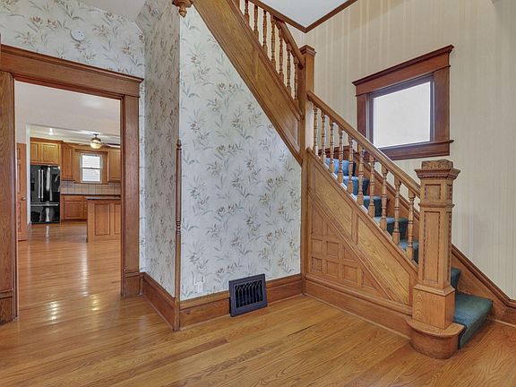 5th image of 820 N Broad St