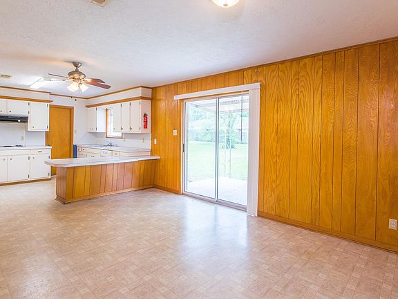 5th image of 2115 Pinecrest Dr
