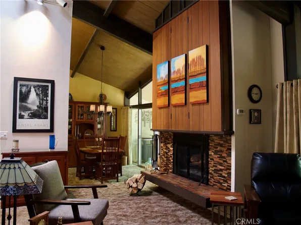 872 Sierra Vista Dr APT 9, Twin Peaks, CA 92391