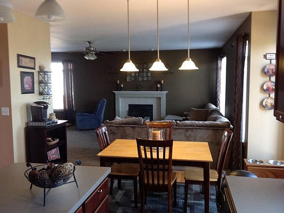 4th image of 2818 Stonebridge Dr