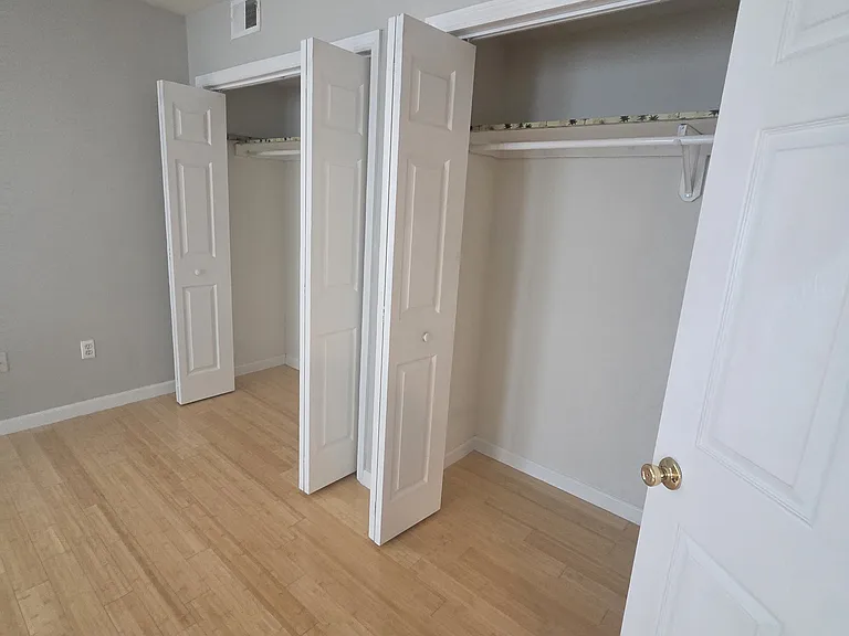 301 61st St #1B — Photo 3