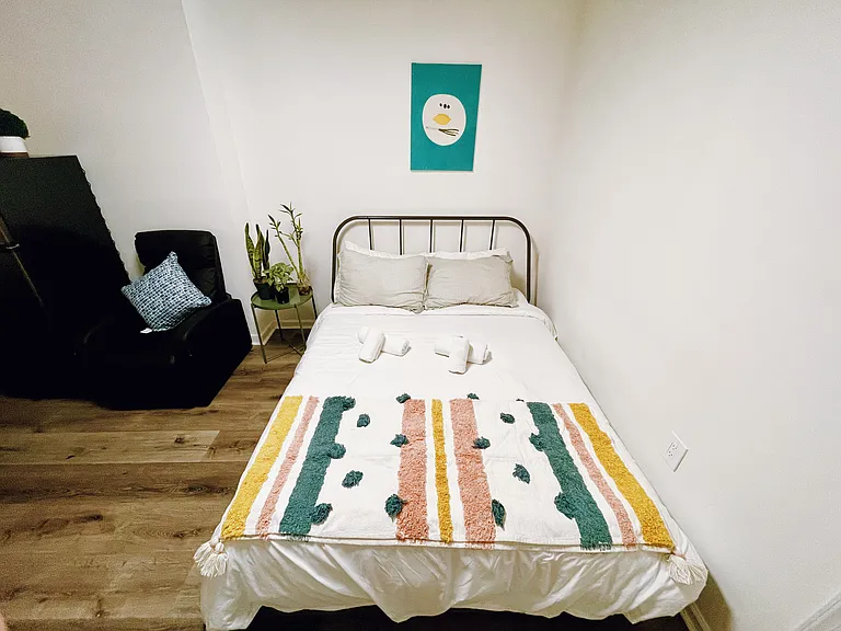 1725 Bainbridge St #2R — Photo 8
