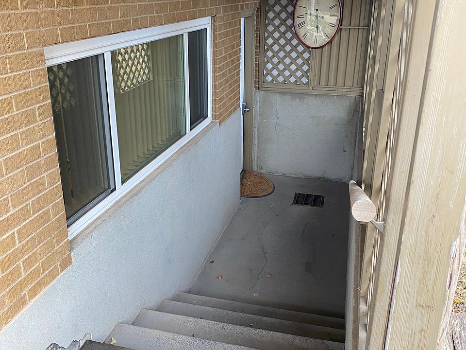 Private Entry - Walk Out Lower