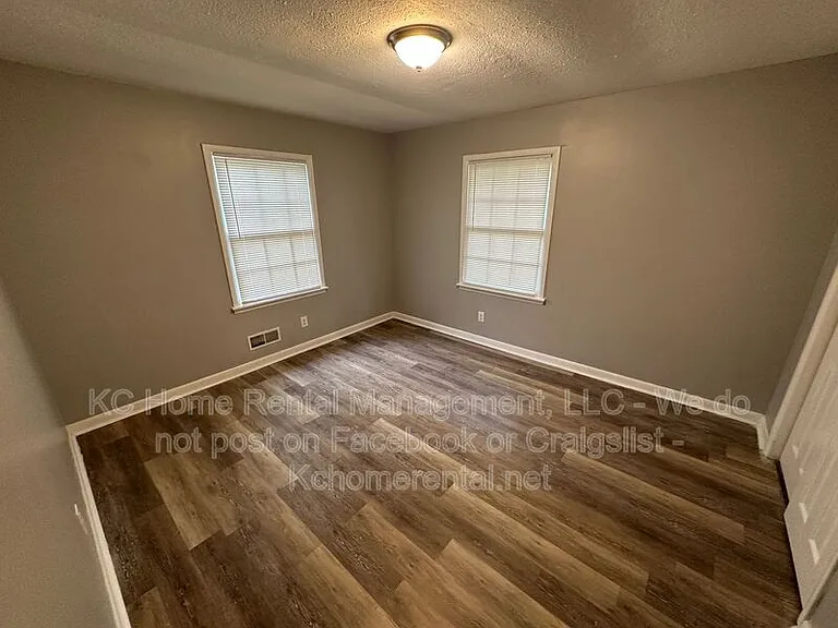 7707 E 108th Ter — Photo 20