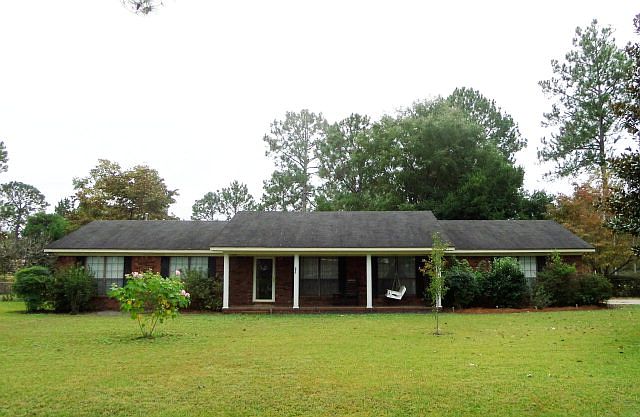 1st image of 371 Twin Parks Dr