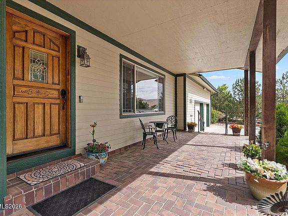 4th image of 291 Surrey Ct