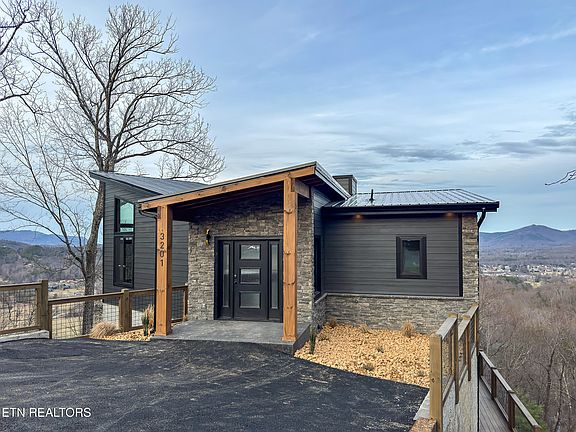 3rd image of 3201 Grouse Ridge Ln