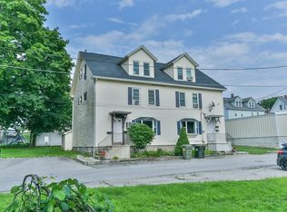 8 Starzec Dr, Webster, MA 01570