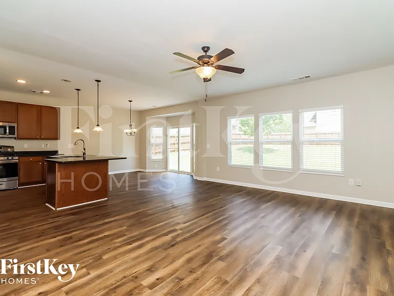 9 Moonrise Ct — Photo 2
