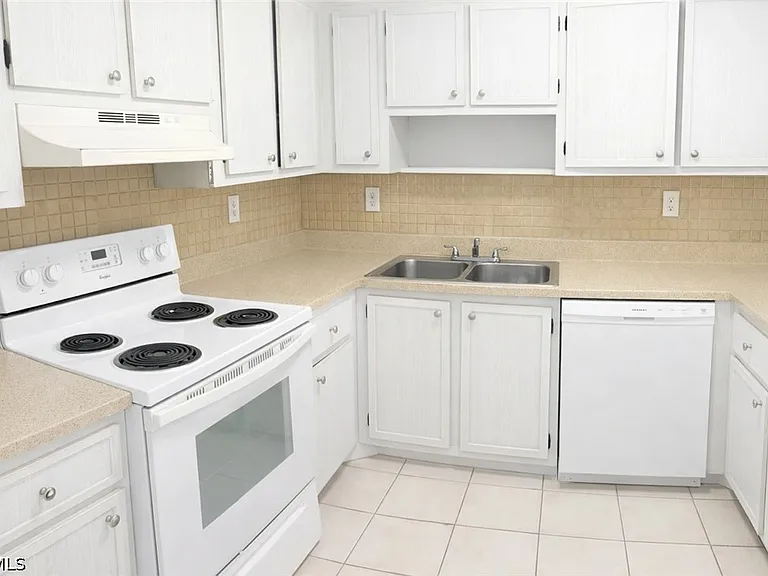 1830 Maravilla Ave #712 — Photo 8