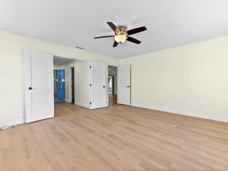 571 SE Anchor Ln — Photo 15