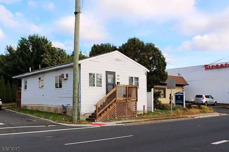 2nd image of 2282 Springfield Ave