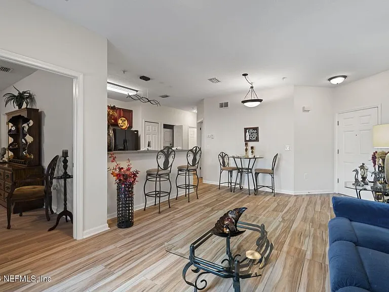 8218 Green Parrot Rd #105 — Photo 8