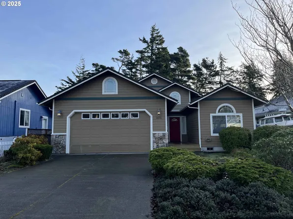 968 Juniper St, Florence, OR 97439