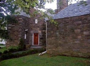 7812 Cobden Rd, Laverock, PA 19038