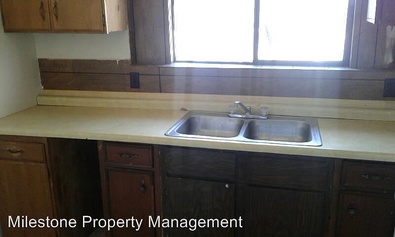 1st image of 714 N Cottage Grv APT 1