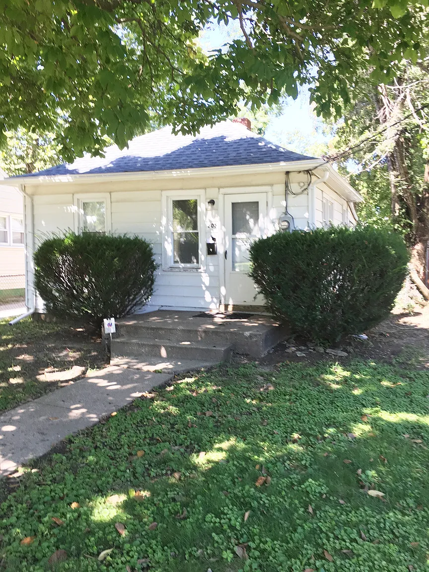 805 W Brons Ave photo 1