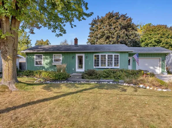 1436 W Washington AVENUE, Cleveland, WI 53015