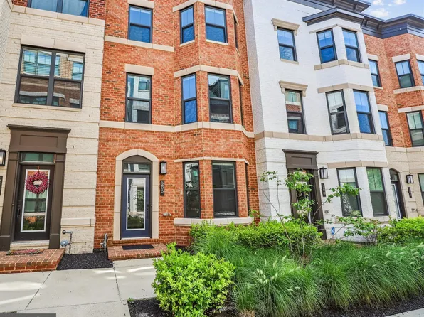 205 Market Sq NW #15, Vienna, VA 22180