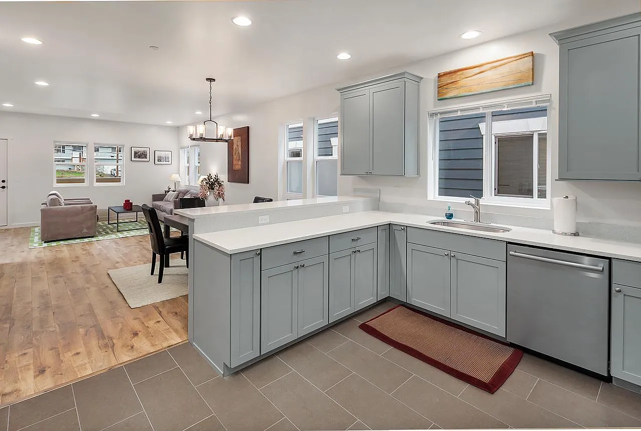 5424 Delridge Way SW — Photo 1